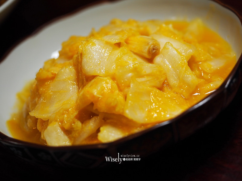 點水樓南京店。冬令滋補經典佳餚-完整菜單︱藥膳燉鱸鰻、黑蒜頭鮭魚卵炒飯、栗子紅棗燜羊肉、金銀蛋燒蹄筋、外婆紅燒肉～捷運小巨蛋站美食