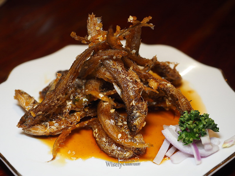 點水樓南京店。冬令滋補經典佳餚-完整菜單︱藥膳燉鱸鰻、黑蒜頭鮭魚卵炒飯、栗子紅棗燜羊肉、金銀蛋燒蹄筋、外婆紅燒肉～捷運小巨蛋站美食