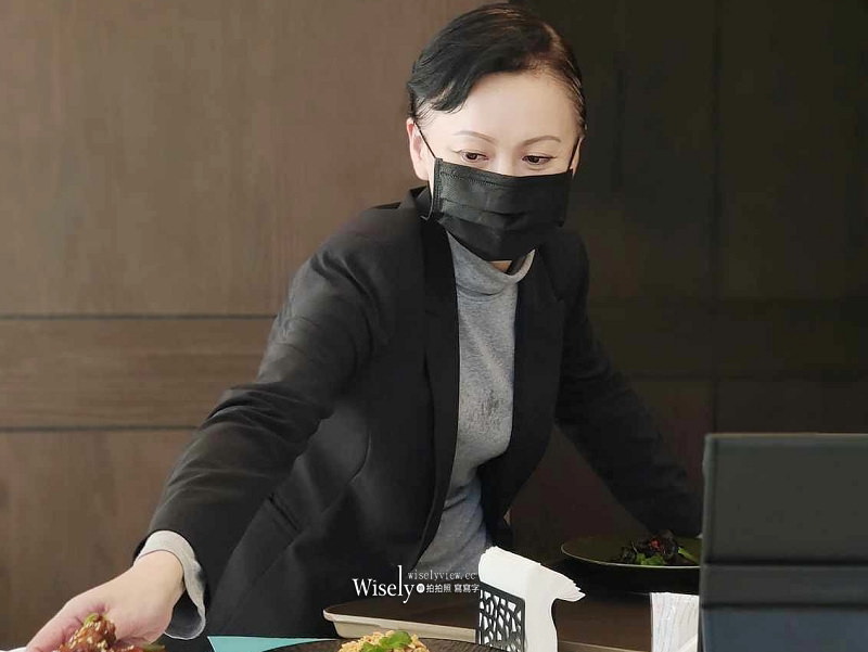 台北信義。瀚寓酒店 弈夢紅樓︱摩登上海風格粵菜中餐廳，必嚐紅樓招牌脆皮雞、菠蘿脆皮咕咾肉~捷運市政府站美食