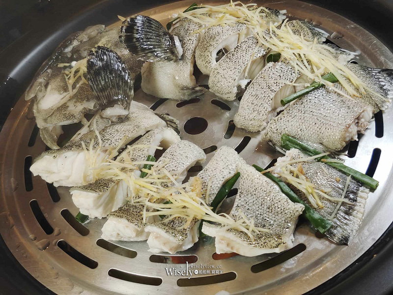 新莊典華。濤濤-海鮮蒸氣鍋︱盡嚐食材新鮮原味與管家式桌邊服務~機場捷運A4新莊副都心站美食 新莊典華。濤濤-海鮮蒸氣鍋︱盡嚐食材新鮮原味與管家式桌邊服務~機場捷運A4新莊副都心站美食