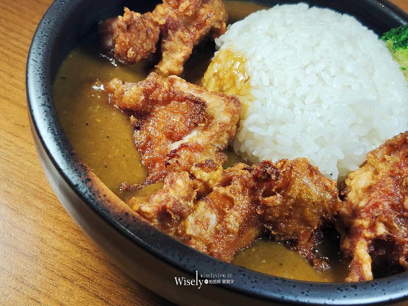 士林夜市。勝魂丼飯專門店︱白飯湯品飲料小菜吃到飽，炙燒咖喱炸雞多種選擇～捷運士林站美食
