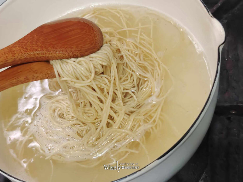 澳門伴手禮 喜臨門麵家︱一甲子手工蝦子麵，選購自煮粵式撈麵心得