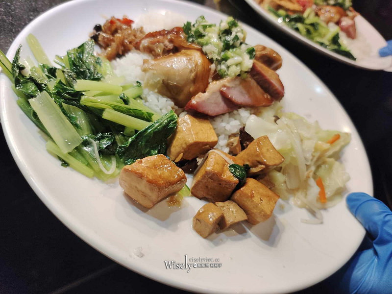 台北中山。葉記港式燒臘︱在地知名便當店：招牌五寶飯~捷運松江南京站美食