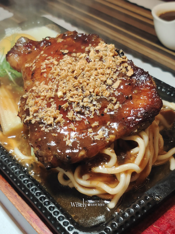 宜蘭市 米歐牛排館︱大塊牛排套餐划算，飲料喝到飽