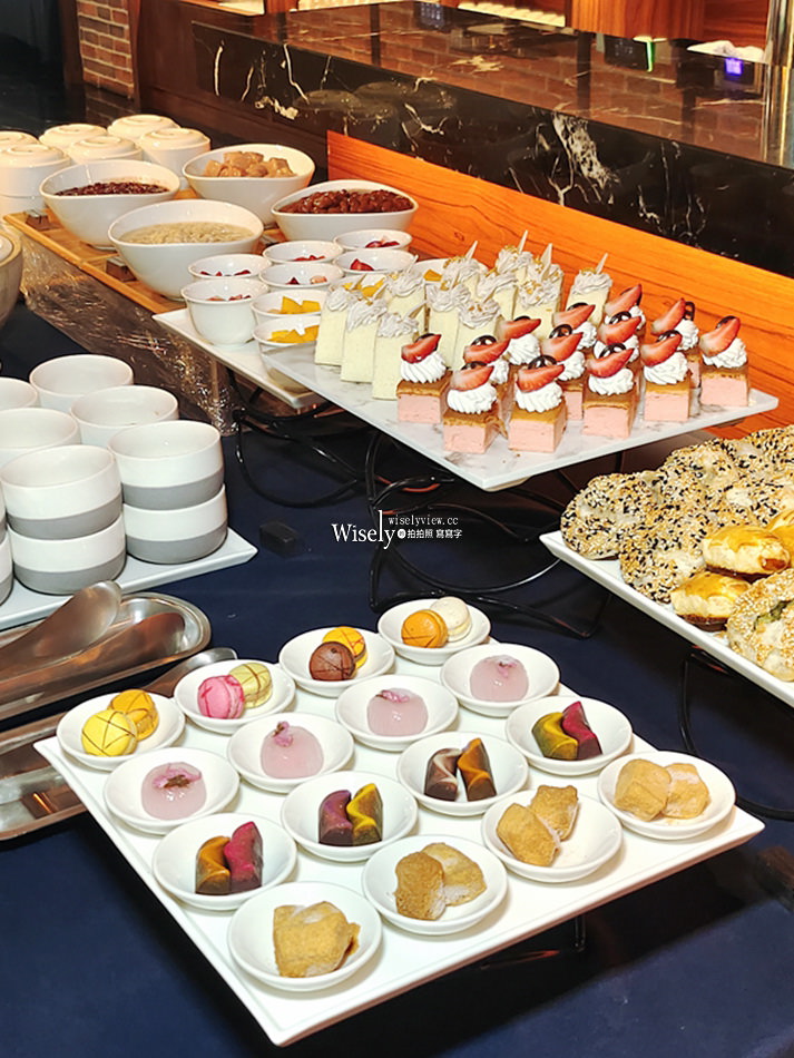震大金鬱金香酒店 自助餐吃到飽︱牛排海鮮甜品任你吃，千元有找享優惠