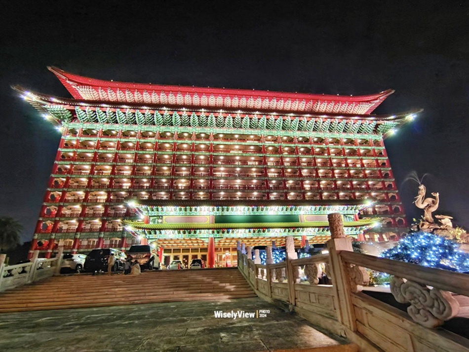 台北 圓山大飯店跨年夜︱聲光歌舞表演、摸彩抽獎、免費暢飲及戶外煙火