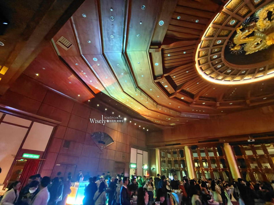 台北 圓山大飯店跨年夜︱聲光歌舞表演、摸彩抽獎、免費暢飲及戶外煙火