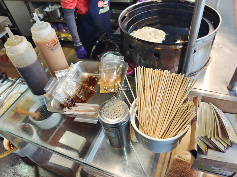 舊城蔥油餅︱宜蘭市西後街小吃，春捲肉捲也推薦