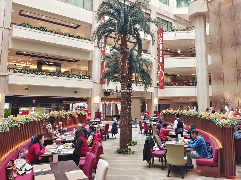 台北福華彩虹座自助餐 南洋風情盛宴︱豐盛新馬泰經典料理，還有炙燒干貝牛舌等吃到飽～65折資深優惠價超划算！