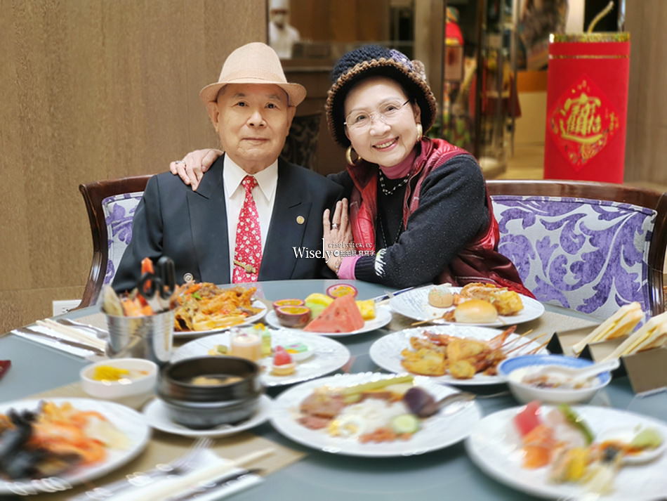 台北福華彩虹座自助餐 南洋風情盛宴︱豐盛新馬泰經典料理，還有炙燒干貝牛舌等吃到飽～65折資深優惠價超划算！