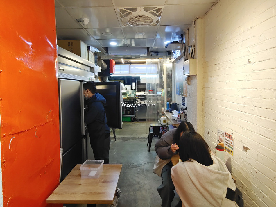 ㄓㄚˋ炸脆皮臭豆腐︱台北南機場夜市小吃，郭台銘等名人曾光顧