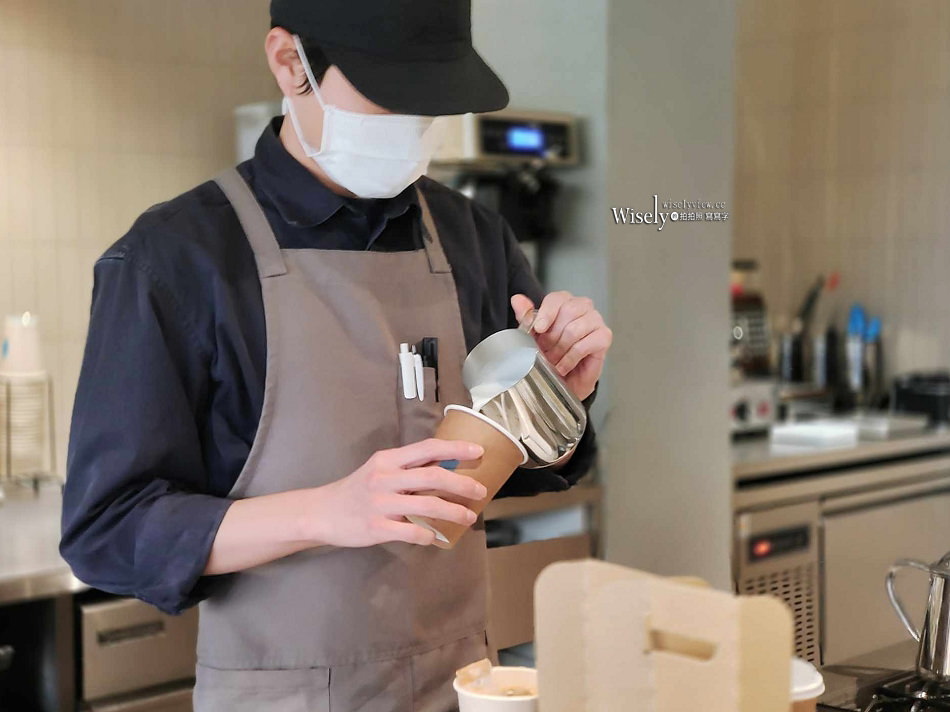BLUE BOTTLE COFFEE 藍瓶咖啡 弘大店︱輕鬆享用一杯晨間咖啡