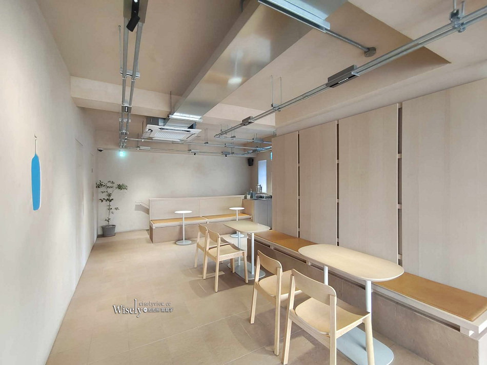 BLUE BOTTLE COFFEE 藍瓶咖啡 弘大店︱輕鬆享用一杯晨間咖啡
