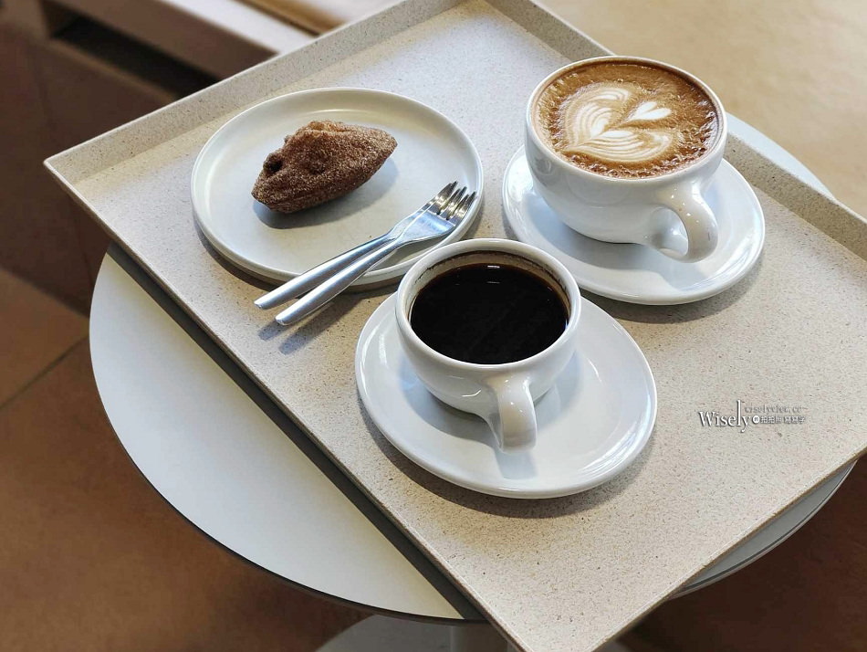 BLUE BOTTLE COFFEE 藍瓶咖啡 弘大店︱輕鬆享用一杯晨間咖啡