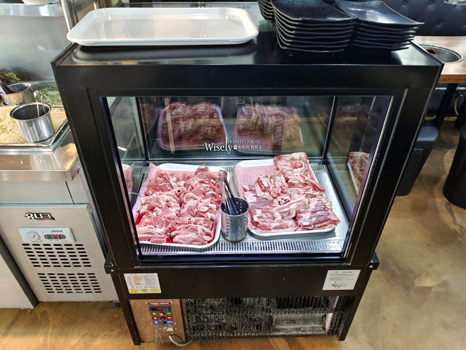 荒謬的生肉 弘大店︱首爾燒肉吃到飽（엉터리생고기 홍대）