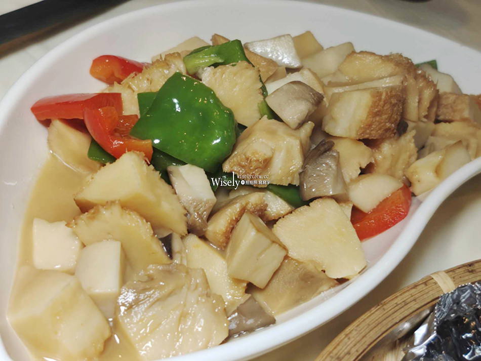 花蓮 鯉魚潭樹屋餐廳︱原住民風格料理：桶仔雞、鹽烤魚、咪咪飯