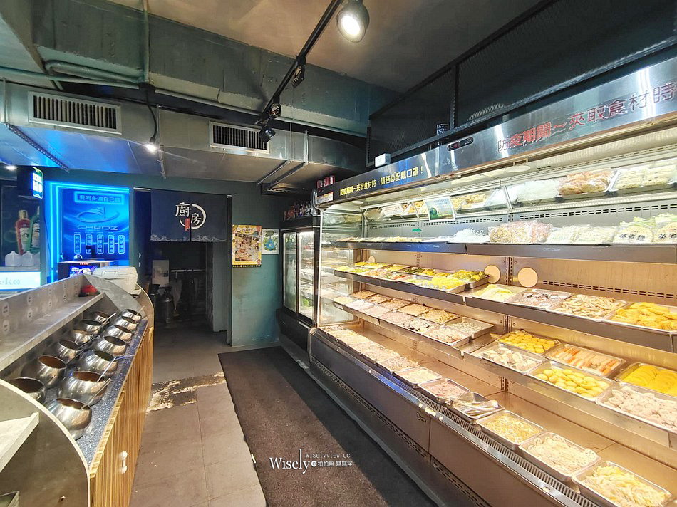 台北西門町 夯麻辣.天外天火鍋烤肉吃到飽︱數十種冰品啤酒任意享用