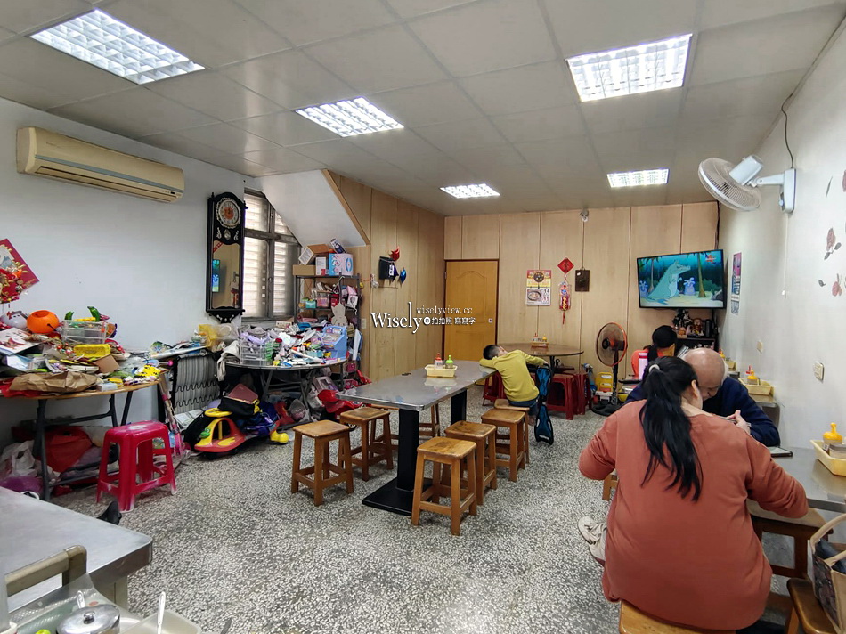 好餃子鍋貼水餃專賣店︱宜蘭員山小吃︱鍋貼偏小味道佳，酸辣湯不錯