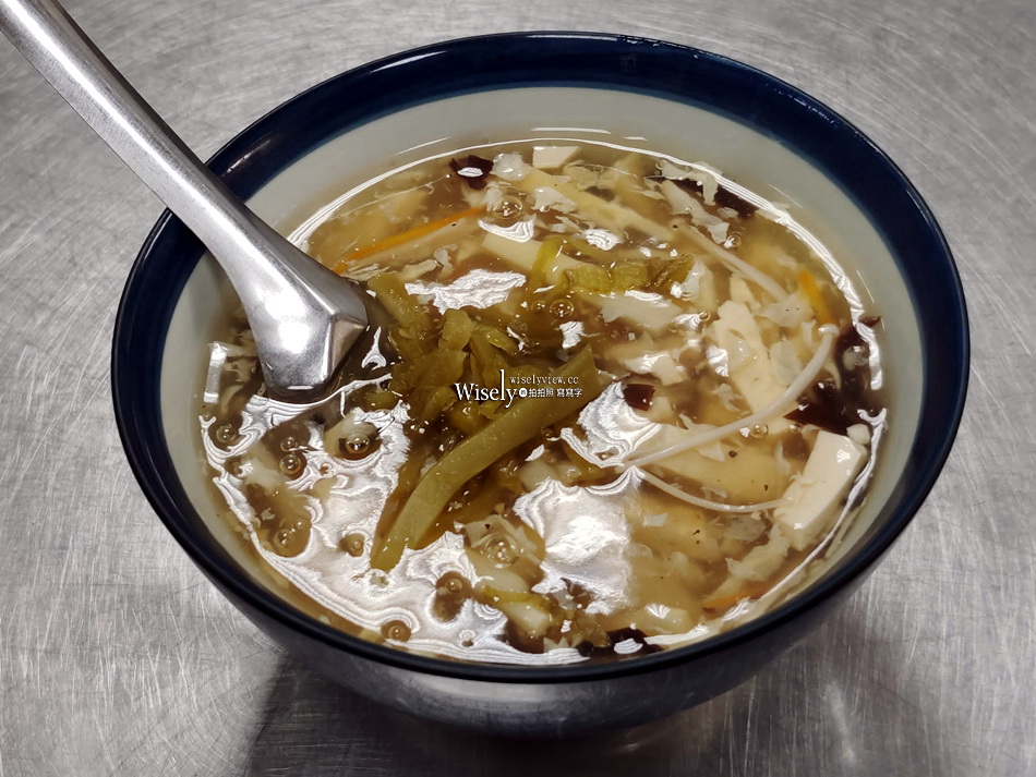 好餃子鍋貼水餃專賣店︱宜蘭員山小吃︱鍋貼偏小味道佳，酸辣湯不錯