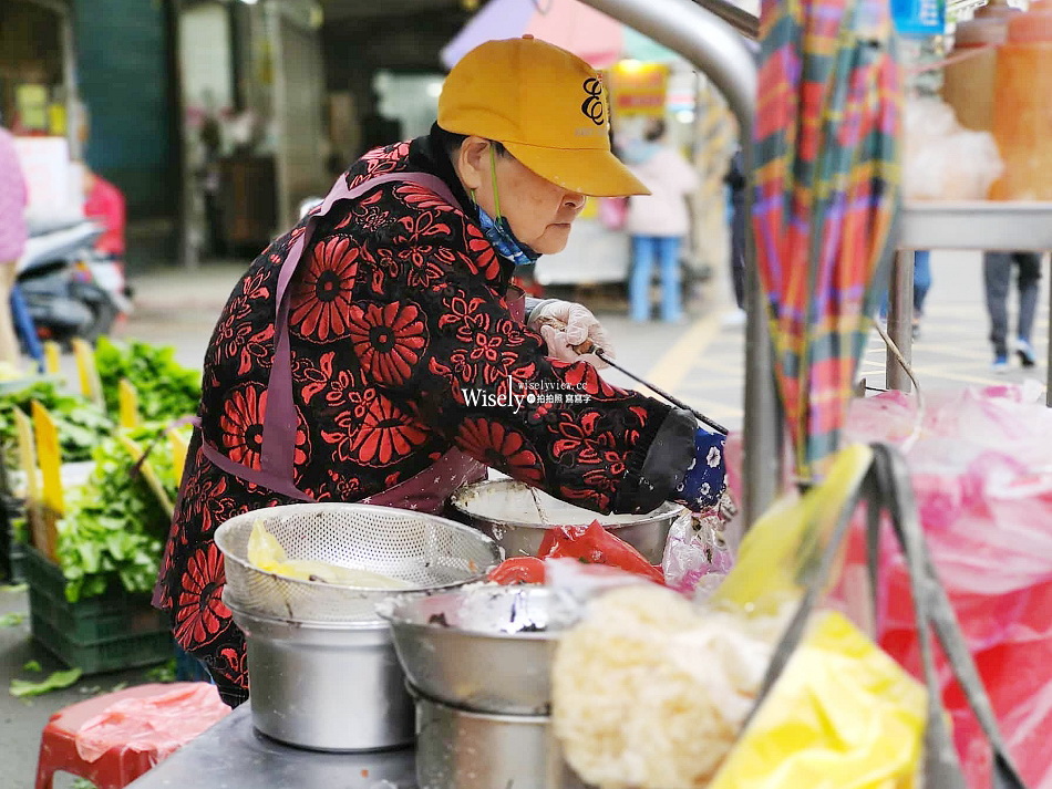 北投市場.阿婆蚵嗲圈圈餅︱酥炸蚵嗲滿滿鮮肉海菜等好料︱捷運北投站