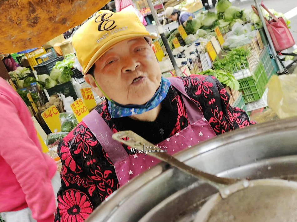 北投市場.阿婆蚵嗲圈圈餅︱酥炸蚵嗲滿滿鮮肉海菜等好料︱捷運北投站