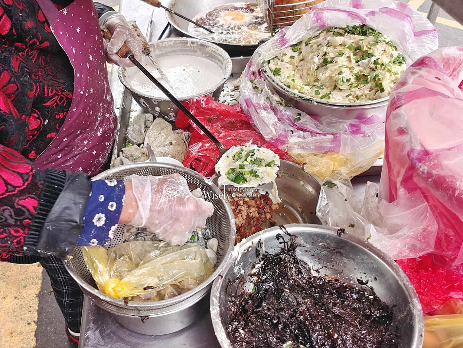 北投市場.阿婆蚵嗲圈圈餅︱酥炸蚵嗲滿滿鮮肉海菜等好料︱捷運北投站