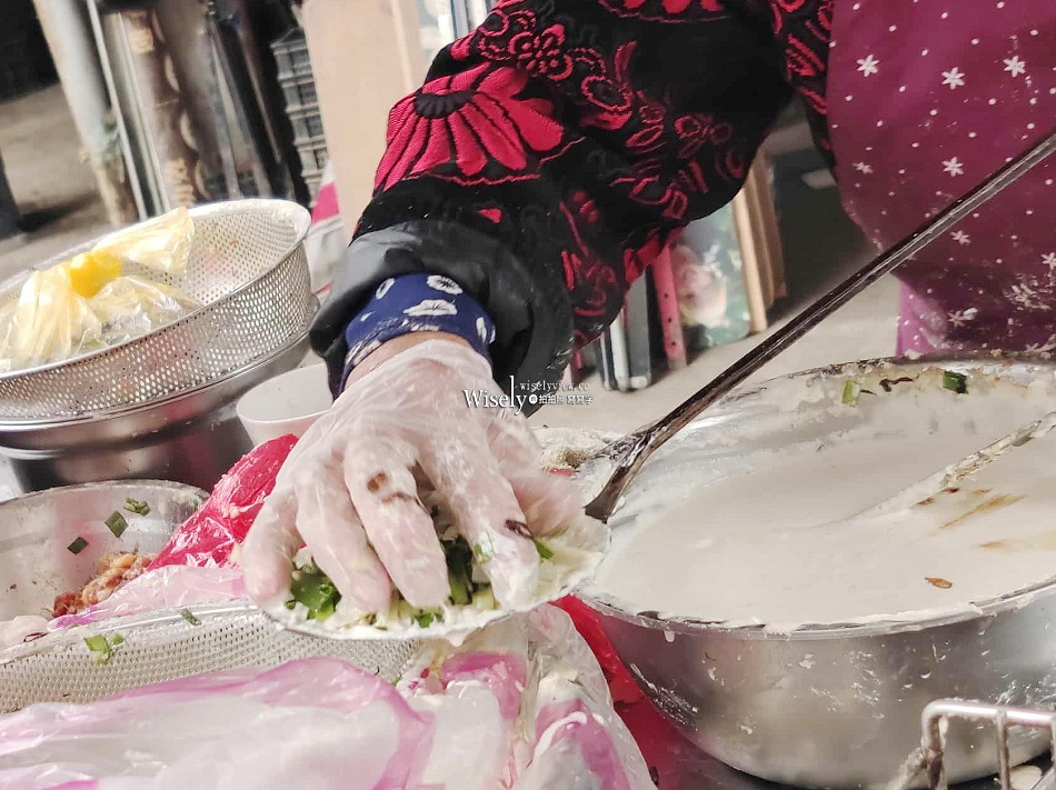 北投市場.阿婆蚵嗲圈圈餅︱酥炸蚵嗲滿滿鮮肉海菜等好料︱捷運北投站