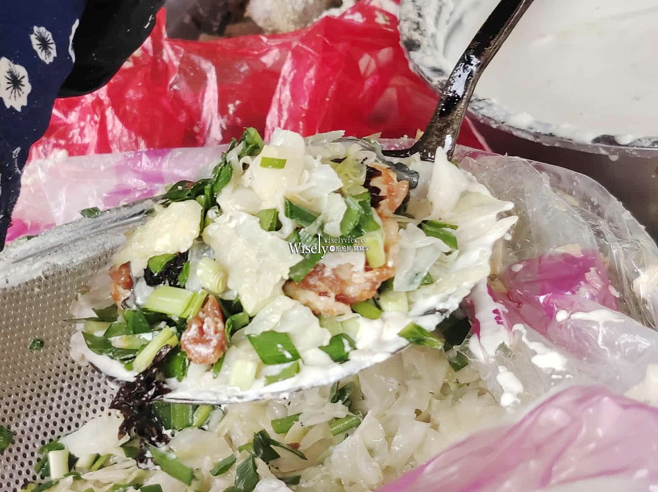 北投市場.阿婆蚵嗲圈圈餅︱酥炸蚵嗲滿滿鮮肉海菜等好料︱捷運北投站