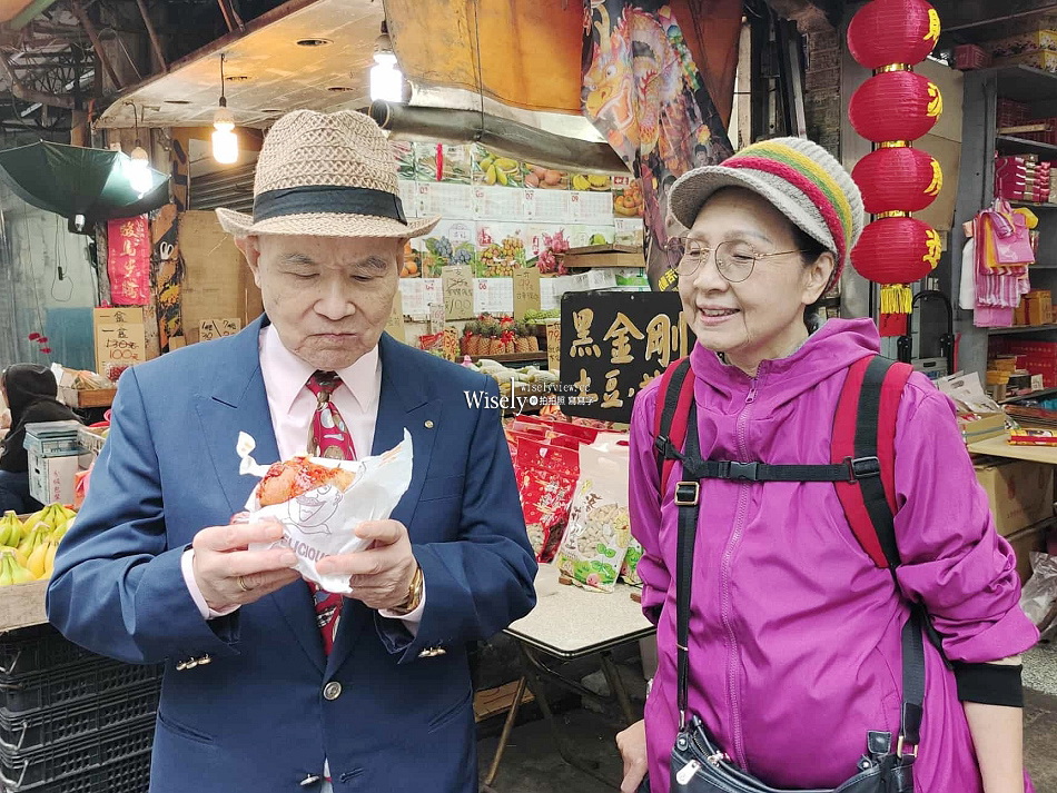 北投市場.阿婆蚵嗲圈圈餅︱酥炸蚵嗲滿滿鮮肉海菜等好料︱捷運北投站