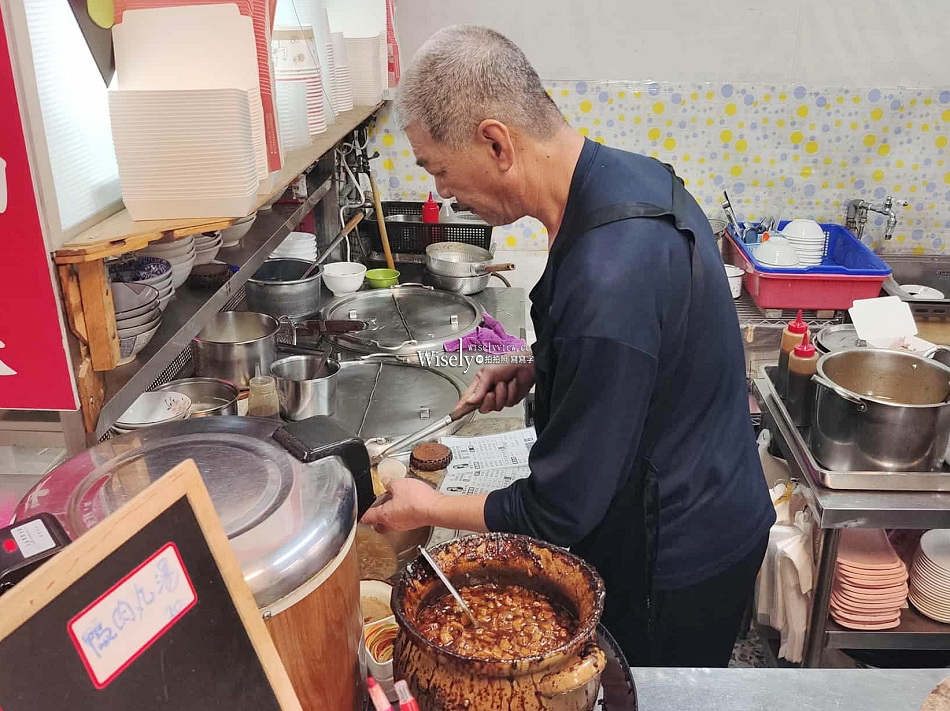 國宴小吃肉燥曾︱蔥燒鴨肉飯.鴨肉拌麵.蜂蜜滷味︱南投魚池街︱日月潭美食