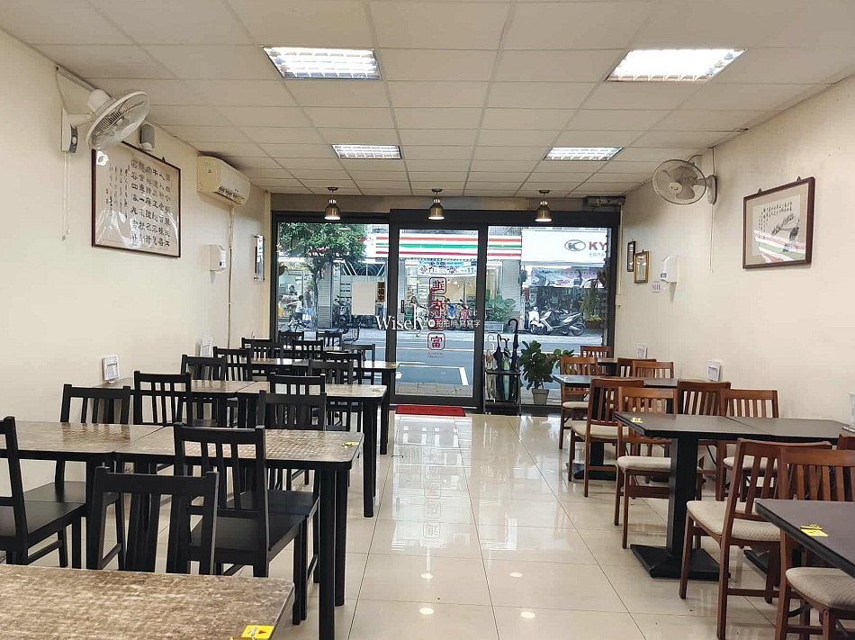黑人牛肉麵︱距新店裕隆城三分鐘步程︱20多年的老味道︱捷運大坪林站 黑人牛肉麵︱距新店裕隆城三分鐘步程︱20多年的老味道︱捷運大坪林站