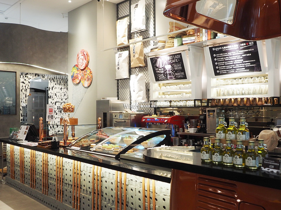 Bigtom無罪甜生活.美國冰淇淋咖啡館內湖店︱採用天然羅漢果糖︱限定美牛漢堡.雞湯麵︱捷運港墘站