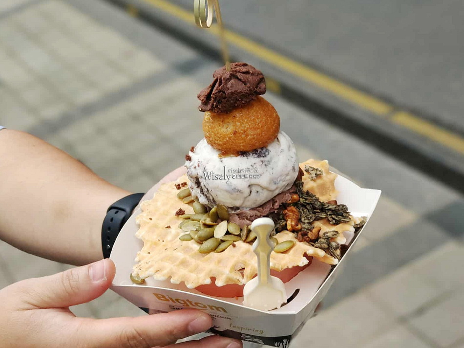 Bigtom無罪甜生活.美國冰淇淋咖啡館內湖店︱採用天然羅漢果糖︱限定美牛漢堡.雞湯麵︱捷運港墘站