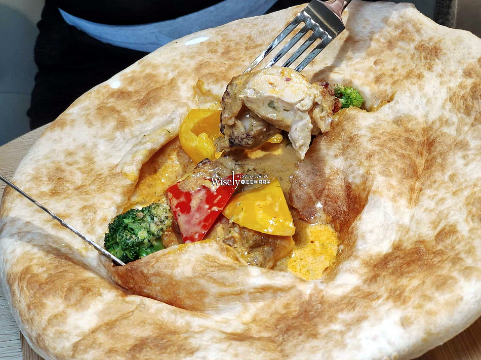 Bigtom無罪甜生活.美國冰淇淋咖啡館內湖店︱採用天然羅漢果糖︱限定美牛漢堡.雞湯麵︱捷運港墘站