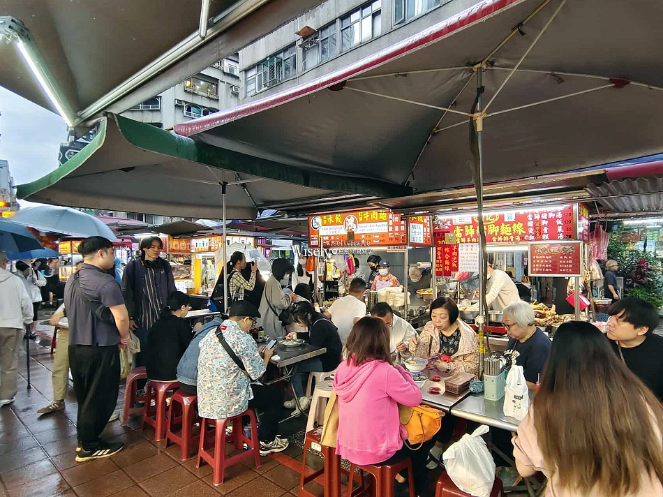 鴻記水餃牛肉麵︱晴光市場.雙城街夜市︱日本遊客慕名而來︱捷運中山國小站