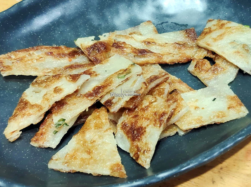 景美廖家古早味雞蛋糕︱景美夜市現做小吃︱捷運景美站︱何佳佳蔥油餅