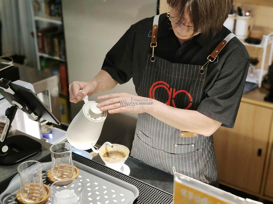 Ageless Café.舞齡咖啡館-條通店︱中高齡青銀共創120元起︱捷運中山站