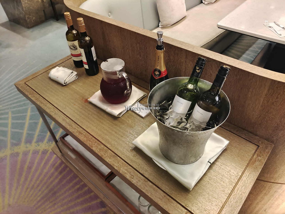 台北六福萬怡酒店.行政酒廊︱環境空間服務時段︱下午茶、Happy Hour