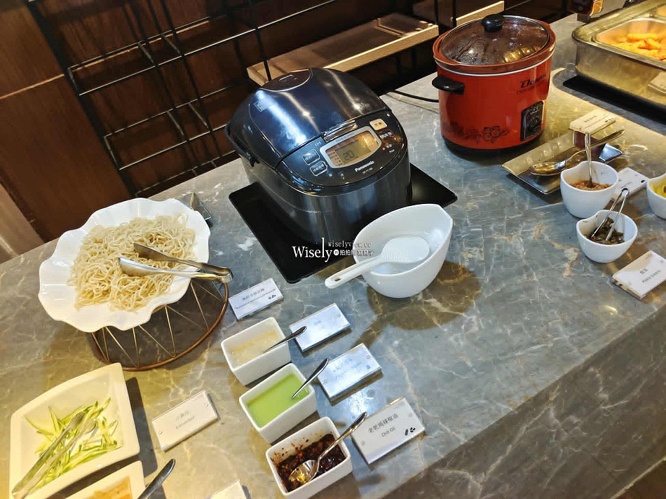 台北六福萬怡酒店.行政酒廊︱環境空間服務時段︱下午茶、Happy Hour