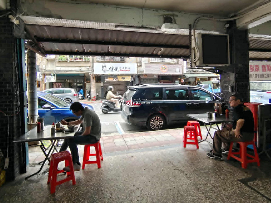 闞記涼麵︱南港車站巷弄小吃︱涼麵.魯肉飯.頭骨肉湯.黑白切︱捷運南港站