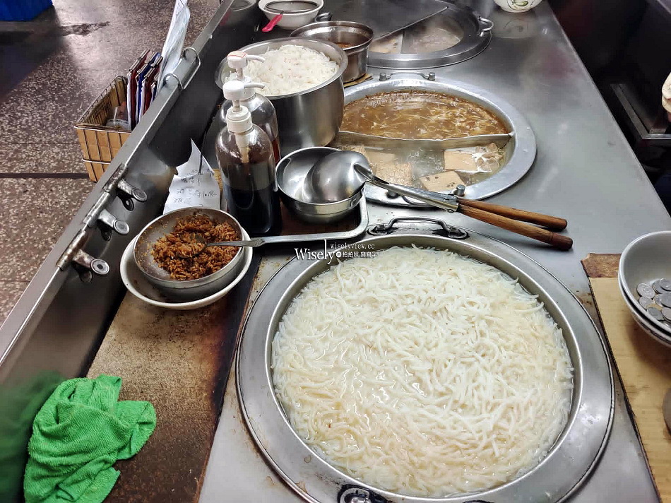 闞記涼麵︱南港車站巷弄小吃︱涼麵.魯肉飯.頭骨肉湯.黑白切︱捷運南港站