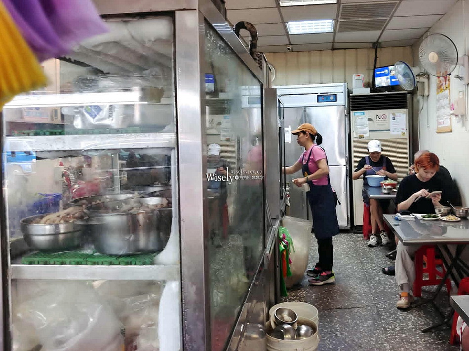 闞記涼麵︱南港車站巷弄小吃︱涼麵.魯肉飯.頭骨肉湯.黑白切︱捷運南港站