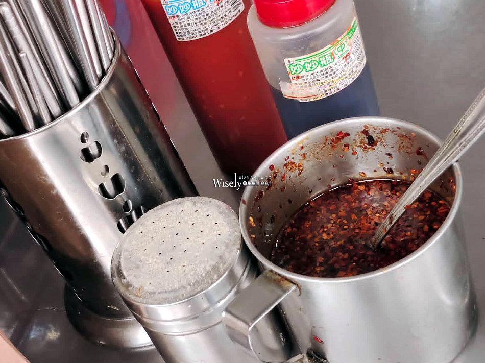 闞記涼麵︱南港車站巷弄小吃︱涼麵.魯肉飯.頭骨肉湯.黑白切︱捷運南港站