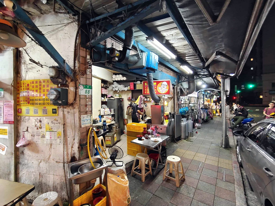五高大腸麵線︱景美夜市︱麻辣鴨血臭豆腐.炸臭豆腐︱捷運景美站