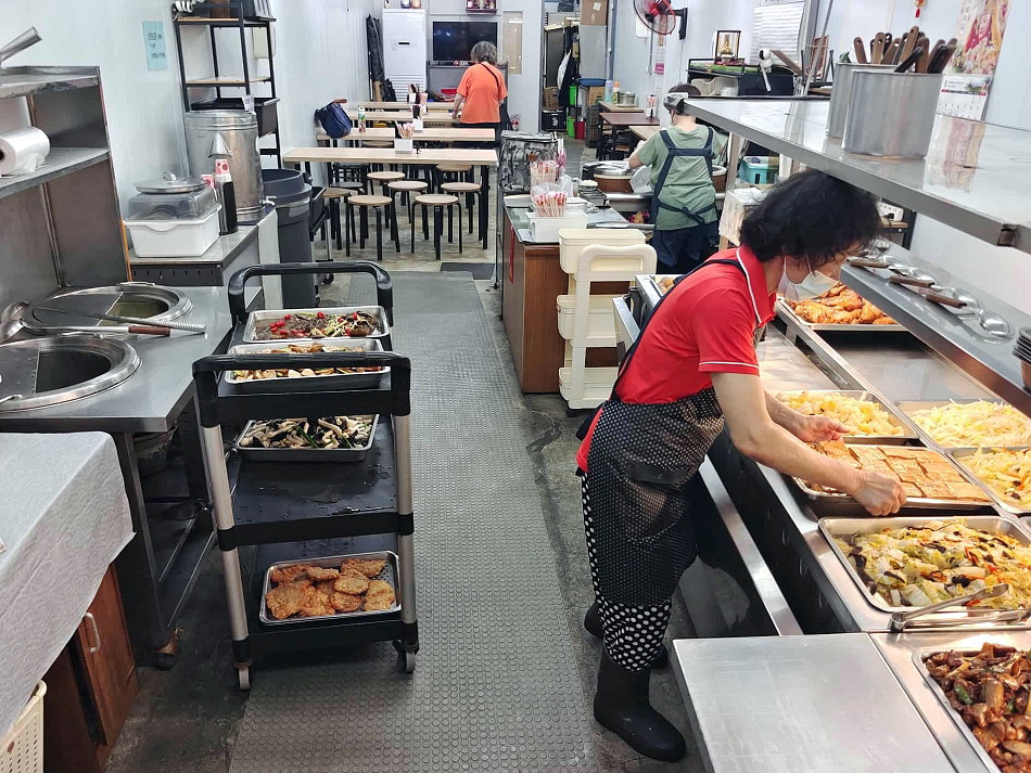哈囉自助餐︱台北晴光市場便當簡餐︱捷運中山國小站︱雙城街高記冰品 哈囉自助餐︱台北晴光市場便當簡餐︱捷運中山國小站︱雙城街高記冰品