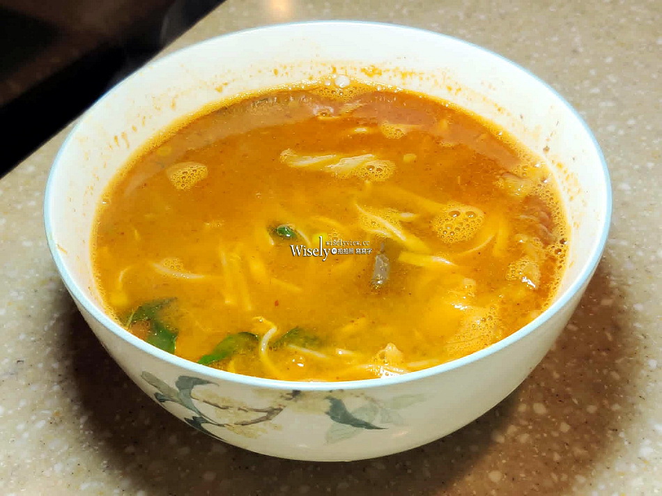 武鼎越豐.越南麵食館︱酸辣牛肉河粉.月亮蝦餅︱永吉路30巷︱捷運市政府站 武鼎越豐.越南麵食館︱酸辣牛肉河粉.月亮蝦餅︱永吉路30巷︱捷運市政府站