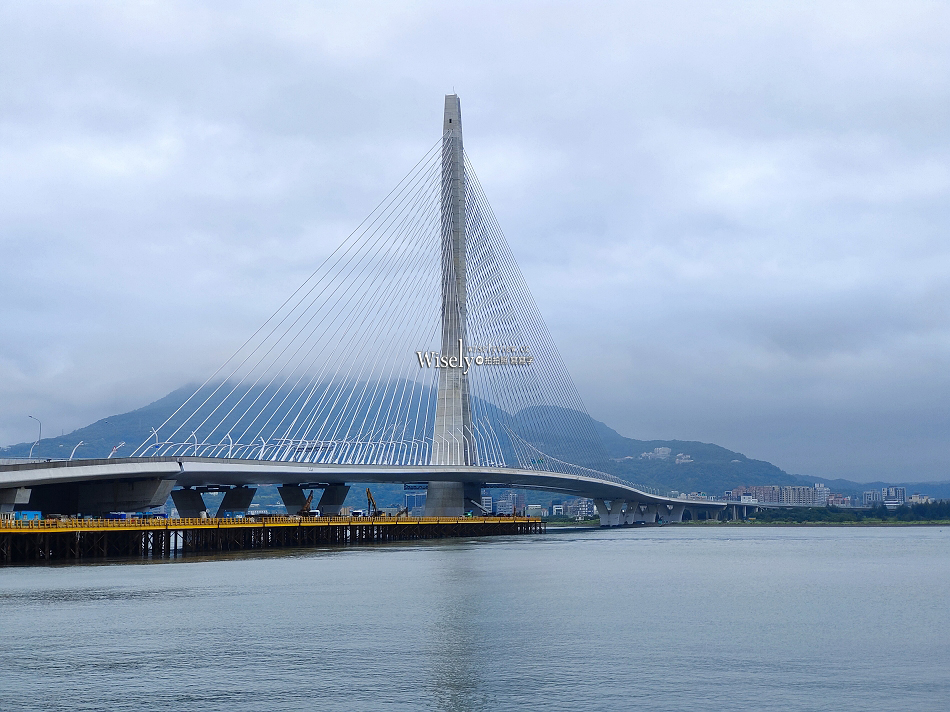 淡江大橋︱淡水大眾交通自由行︱淡海輕軌藍海線︱紅樹林站-淡水漁人碼頭站 淡江大橋︱淡水大眾交通自由行︱淡海輕軌藍海線︱紅樹林站-淡水漁人碼頭站