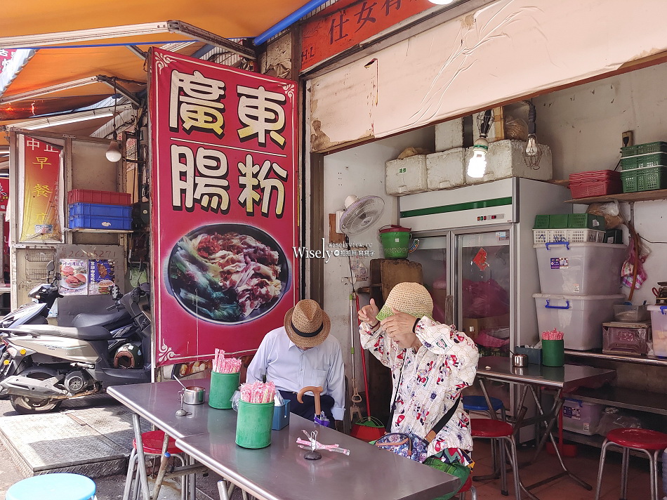 淡水老街全家便利商店 (寄物+)︱行李箱寄放1天20元，比置物櫃便宜
