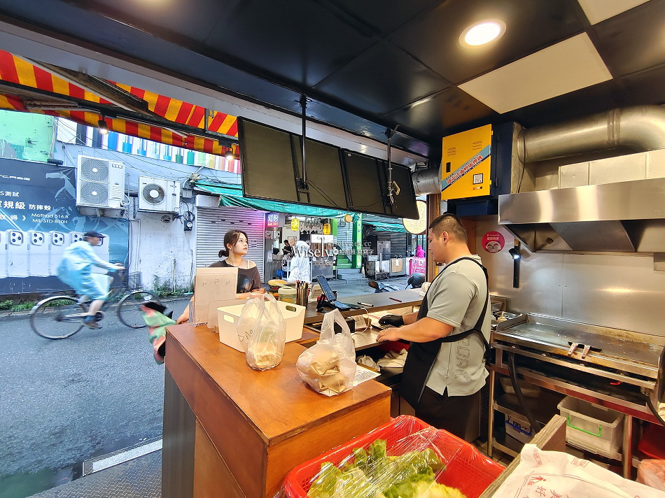 肉匠爺漢堡專賣店︱百元有找手工漢堡︱中國科技大學美食︱捷運萬芳醫院站