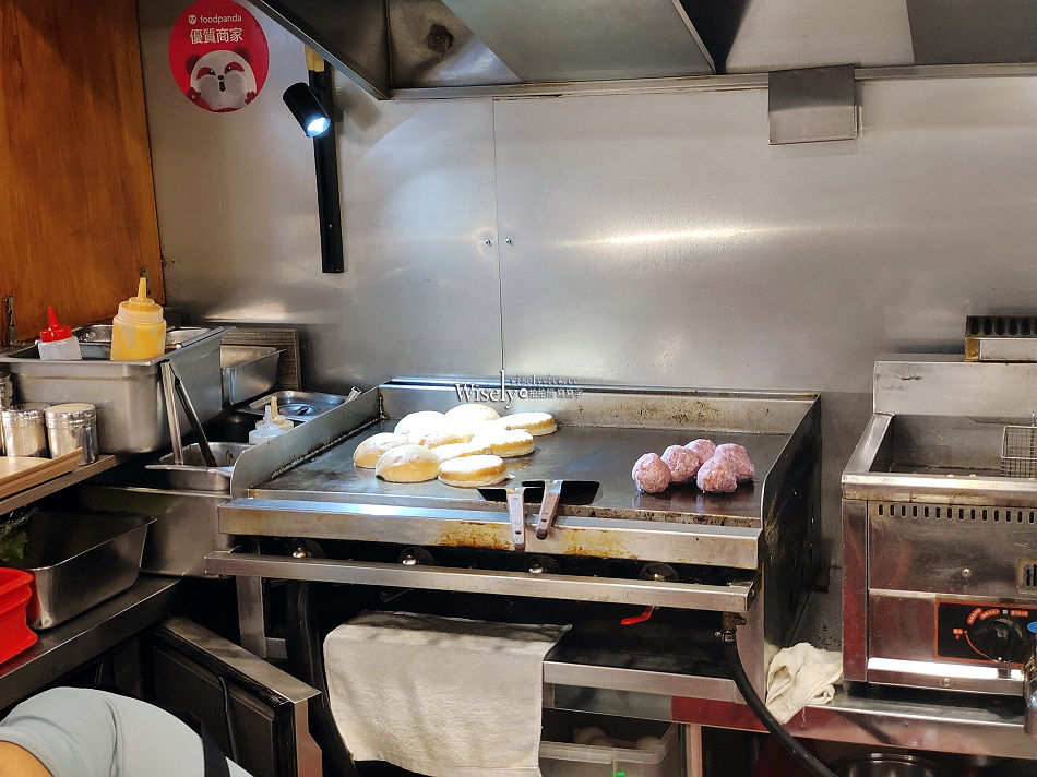 肉匠爺漢堡專賣店︱百元有找手工漢堡︱中國科技大學美食︱捷運萬芳醫院站